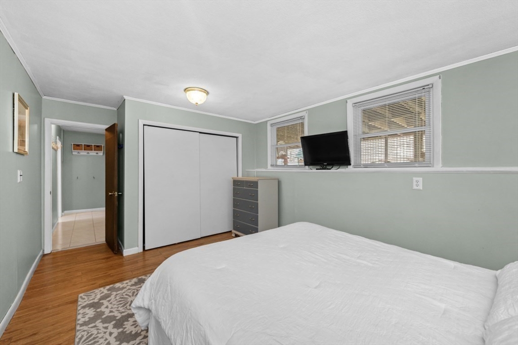 Woburn, Massachusetts 01801, United States, 4 Bedrooms Bedrooms, ,2 BathroomsBathrooms,Residential,Pending,105871