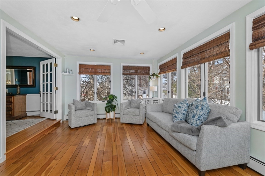 Woburn, Massachusetts 01801, United States, 4 Bedrooms Bedrooms, ,2 BathroomsBathrooms,Residential,Pending,105871