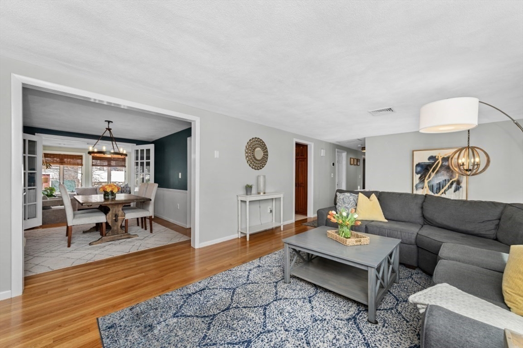 4 Sherman Place Ct
