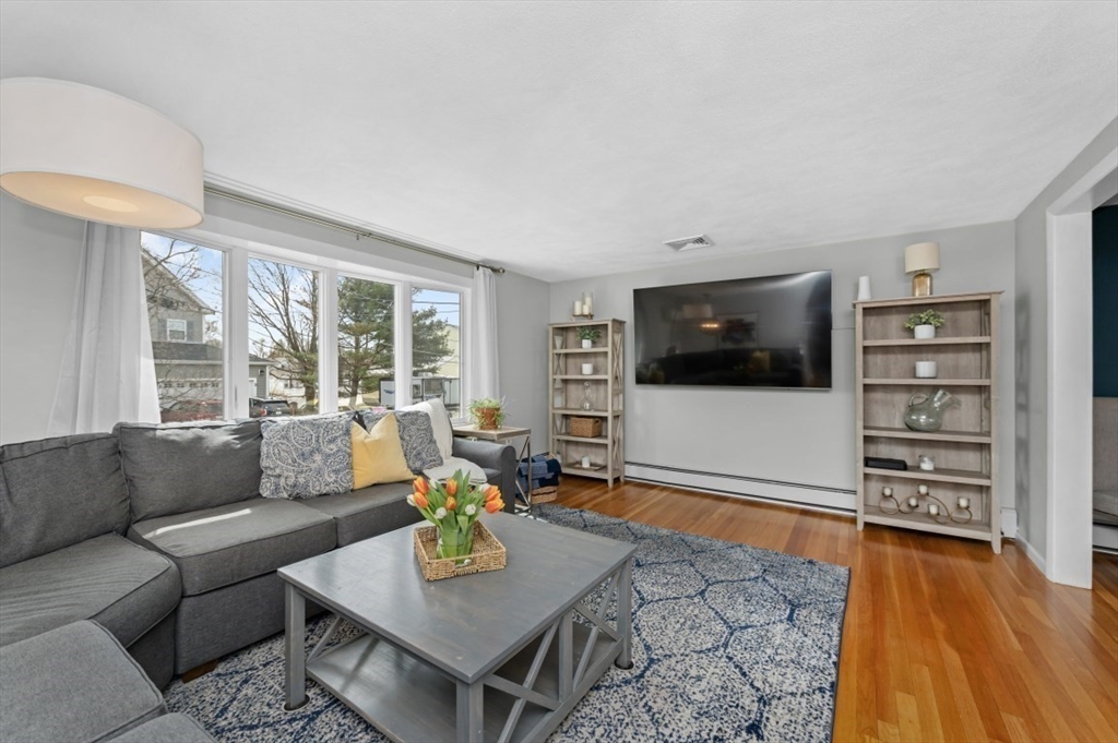 4 Sherman Place Ct