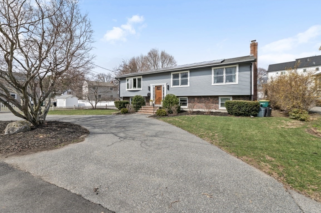 Woburn, Massachusetts 01801, United States, 4 Bedrooms Bedrooms, ,2 BathroomsBathrooms,Residential,Pending,105871