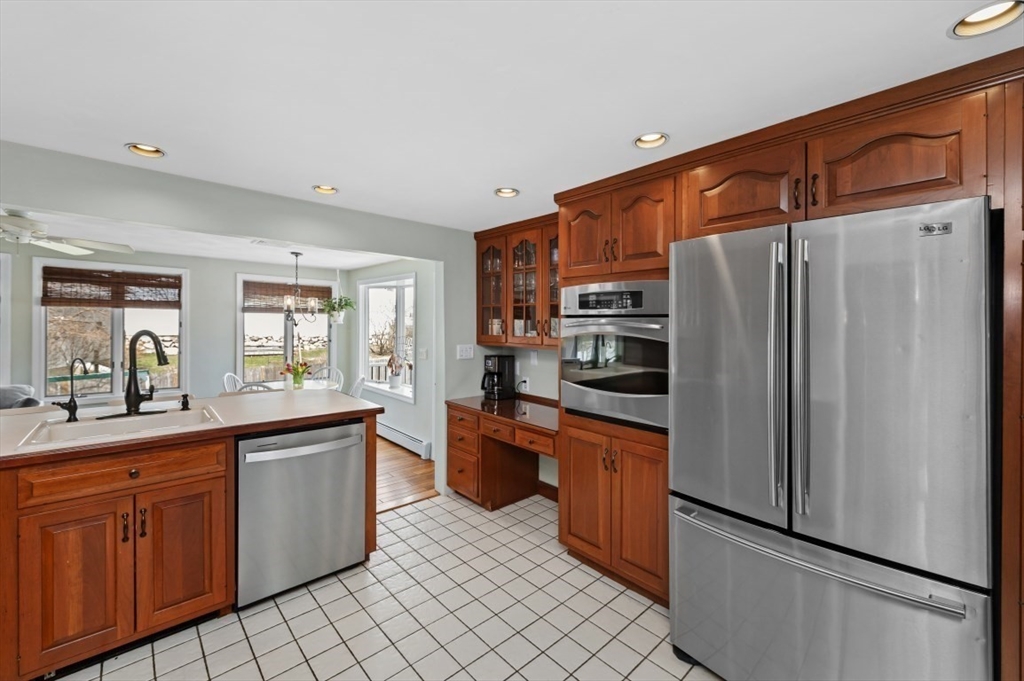 Woburn, Massachusetts 01801, United States, 4 Bedrooms Bedrooms, ,2 BathroomsBathrooms,Residential,Pending,105871