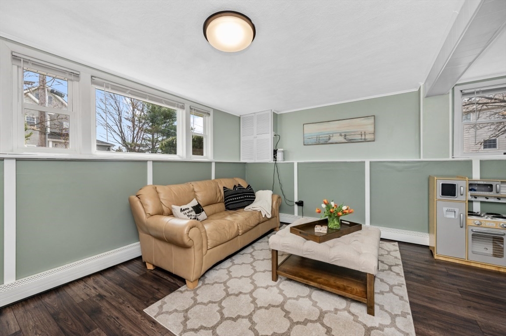 Woburn, Massachusetts 01801, United States, 4 Bedrooms Bedrooms, ,2 BathroomsBathrooms,Residential,Pending,105871