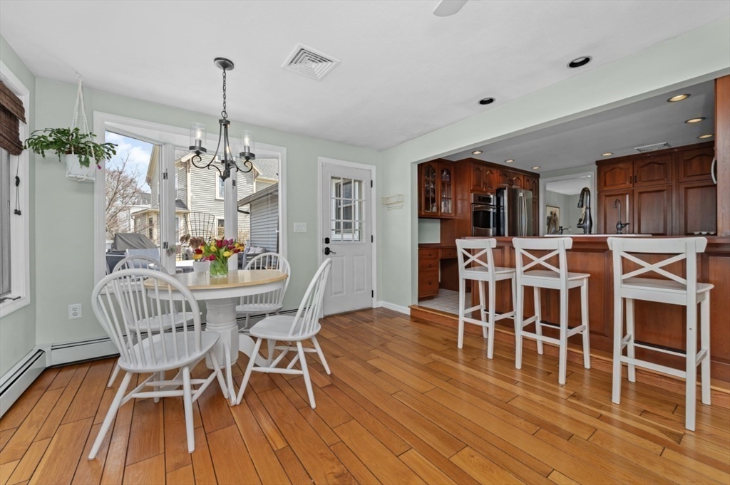 Woburn, Massachusetts 01801, United States, 4 Bedrooms Bedrooms, ,2 BathroomsBathrooms,Residential,Pending,105871