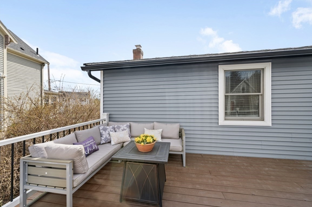 Woburn, Massachusetts 01801, United States, 4 Bedrooms Bedrooms, ,2 BathroomsBathrooms,Residential,Pending,105871