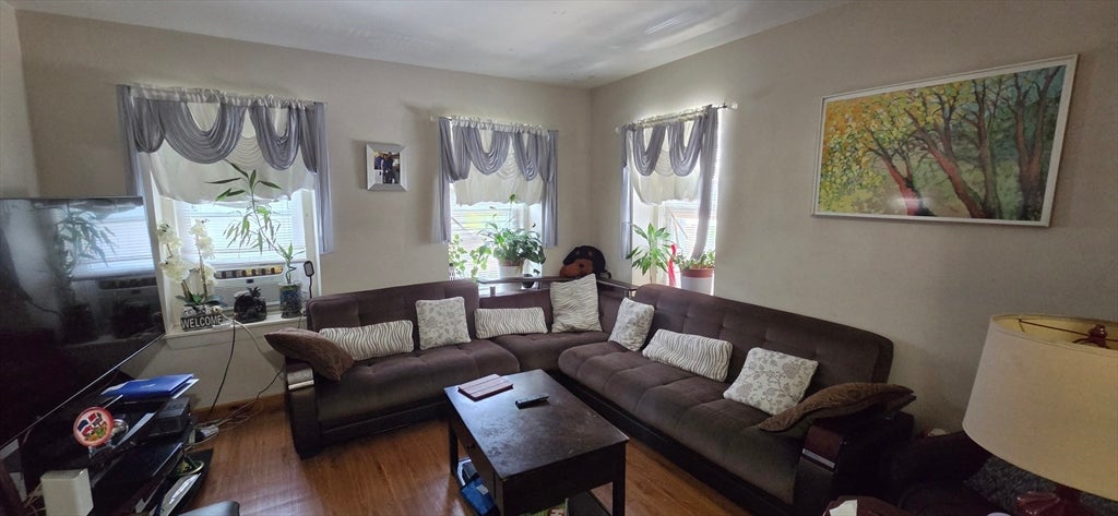 184 Gladstone ST #3, Boston, MA, 184 Gladstone ST #3, Boston, MA Photo #4
