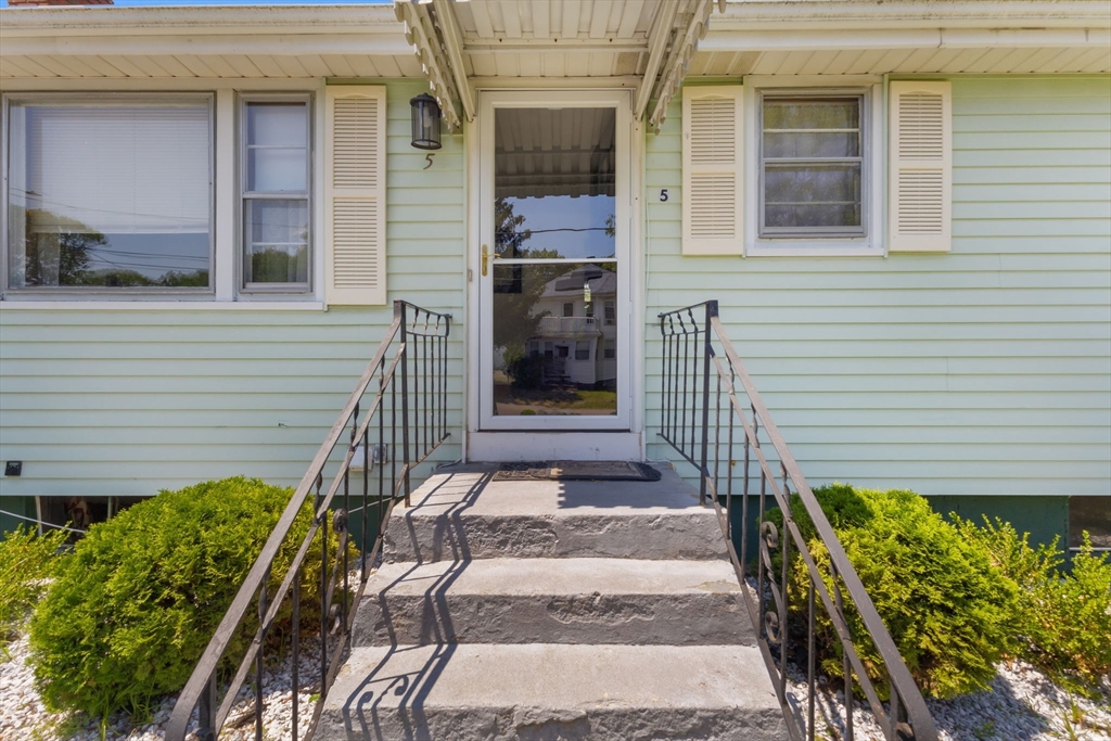 5 Oakwood Avenue