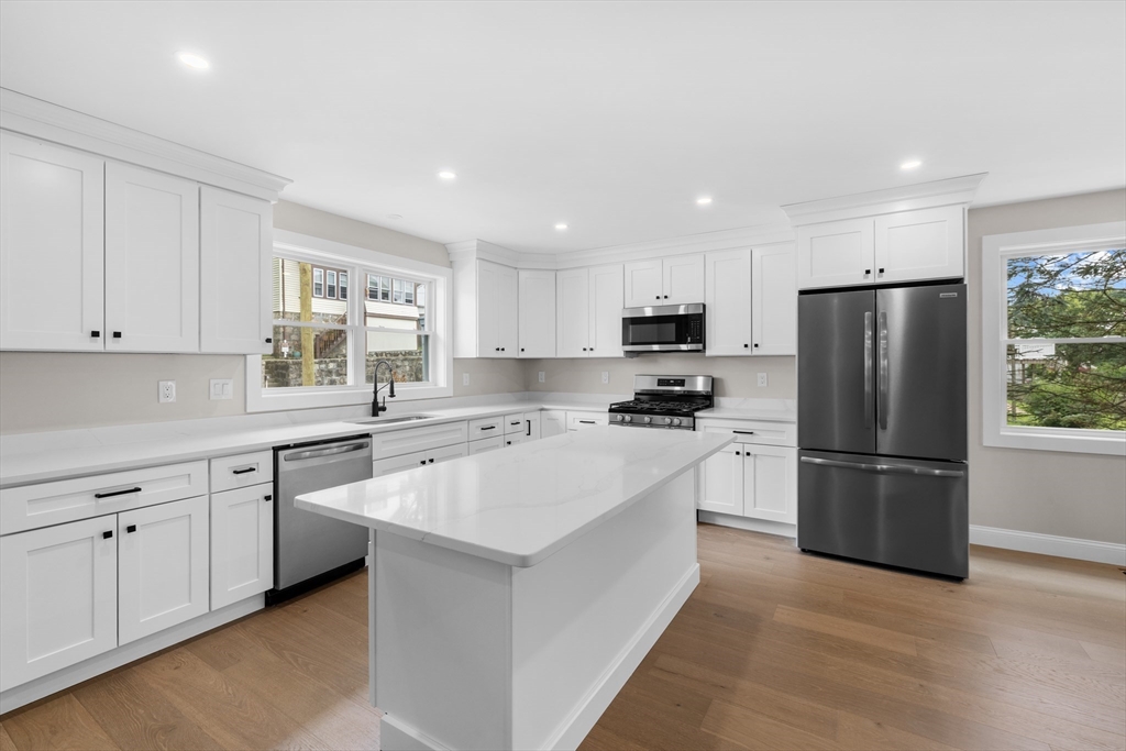 122 Stowe St 122