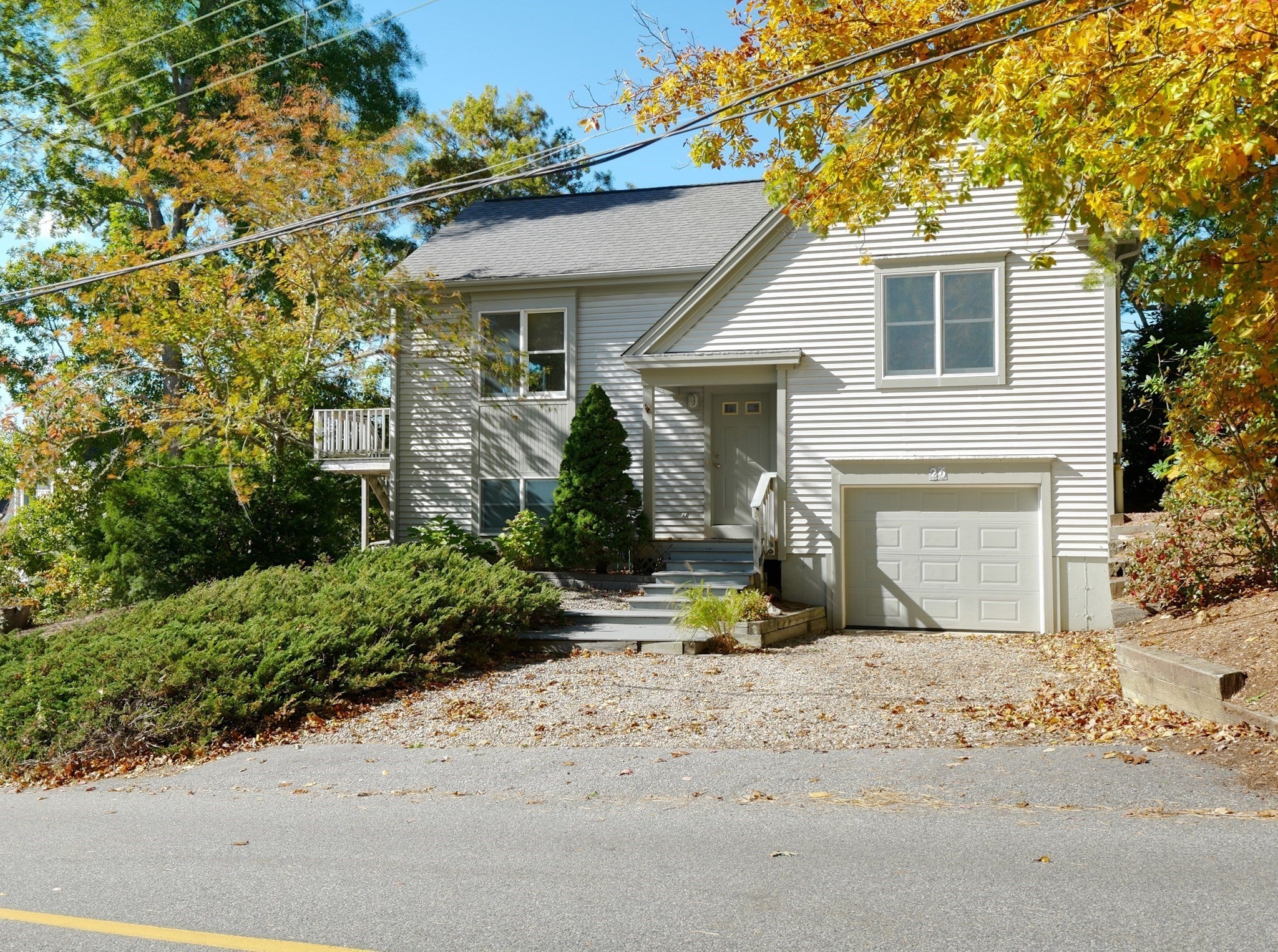 Click for 26 Shorewood Dr, Mashpee, MA slideshow
