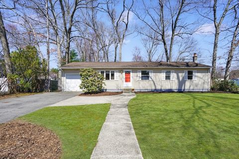 Photo of 70 Quentin Rd, Springfield, MA 01129 (MLS # 73500153)