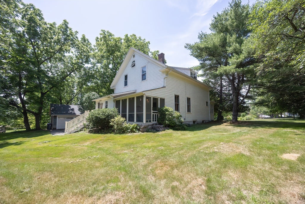 Plainville, Massachusetts 02762, United States, 4 Bedrooms Bedrooms, ,2 BathroomsBathrooms,Residential,Active,163581