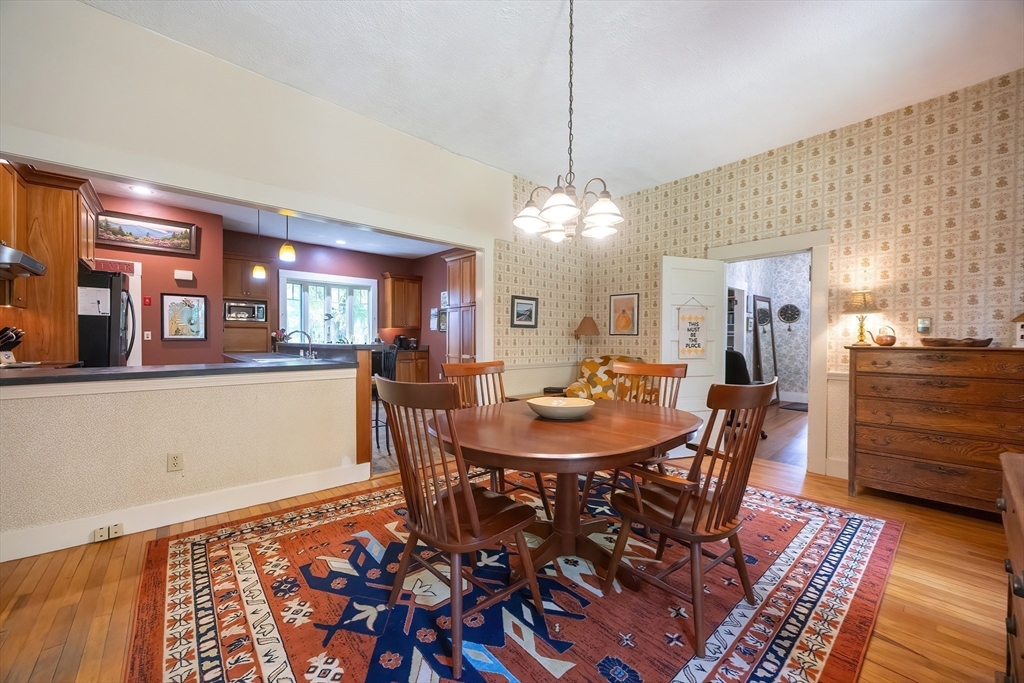 Plainville, Massachusetts 02762, United States, 4 Bedrooms Bedrooms, ,2 BathroomsBathrooms,Residential,Active,163581