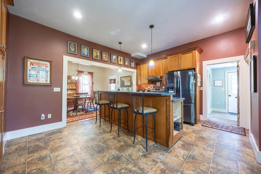 Plainville, Massachusetts 02762, United States, 4 Bedrooms Bedrooms, ,2 BathroomsBathrooms,Residential,Active,163581