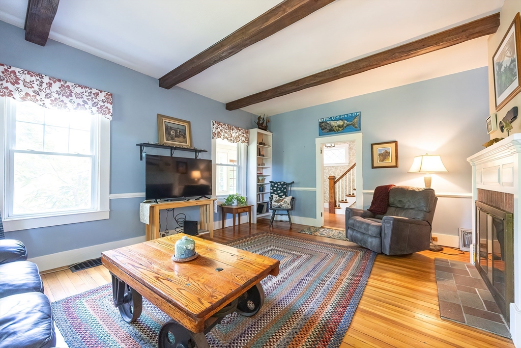 Plainville, Massachusetts 02762, United States, 4 Bedrooms Bedrooms, ,2 BathroomsBathrooms,Residential,Active,163581