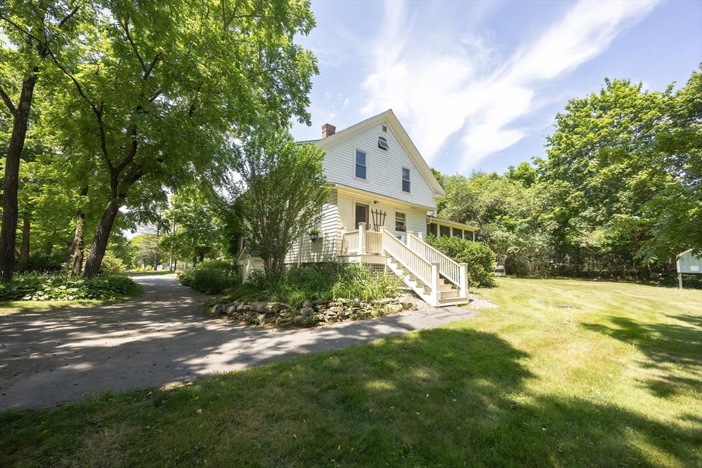 Plainville, Massachusetts 02762, United States, 4 Bedrooms Bedrooms, ,2 BathroomsBathrooms,Residential,Active,163581