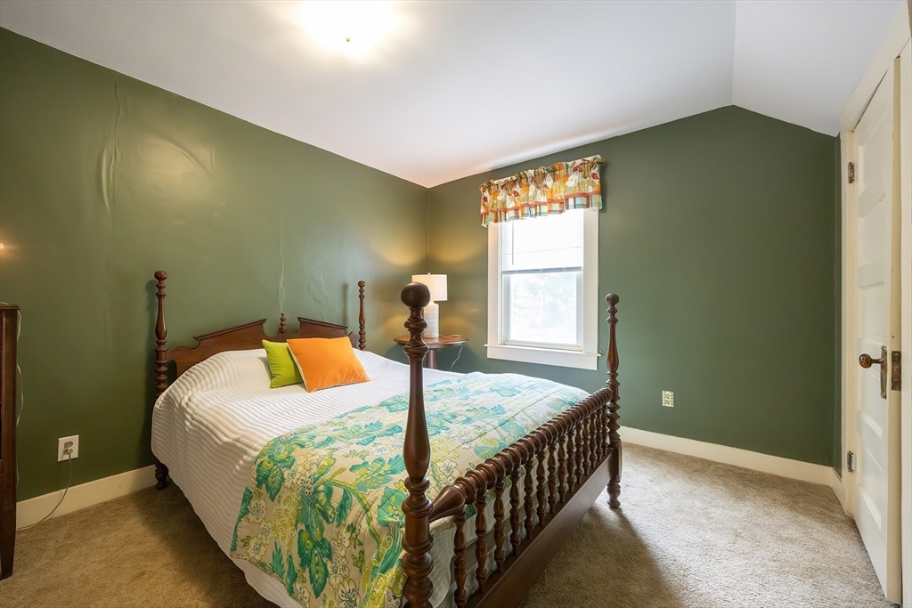 Plainville, Massachusetts 02762, United States, 4 Bedrooms Bedrooms, ,2 BathroomsBathrooms,Residential,Active,163581