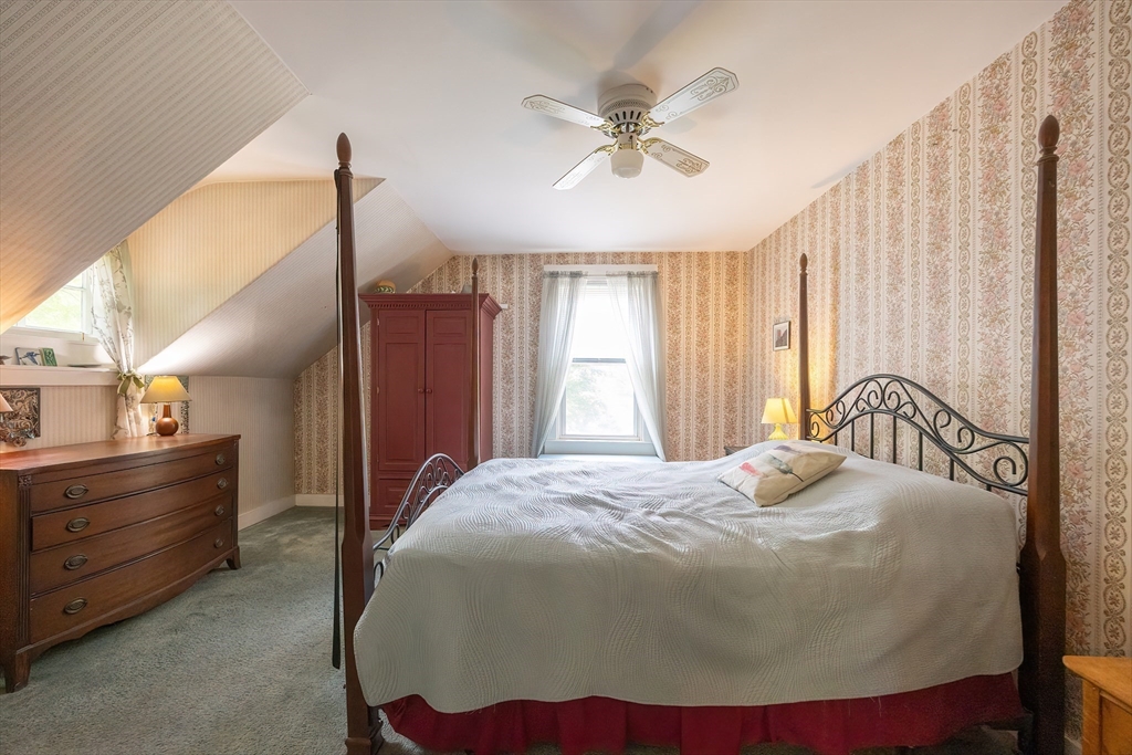 Plainville, Massachusetts 02762, United States, 4 Bedrooms Bedrooms, ,2 BathroomsBathrooms,Residential,Active,163581