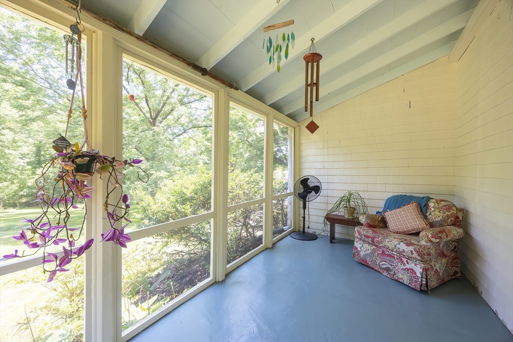 Plainville, Massachusetts 02762, United States, 4 Bedrooms Bedrooms, ,2 BathroomsBathrooms,Residential,Active,163581