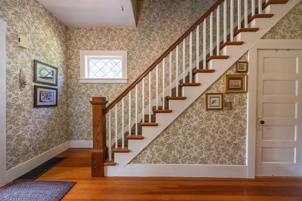 Plainville, Massachusetts 02762, United States, 4 Bedrooms Bedrooms, ,2 BathroomsBathrooms,Residential,Active,163581