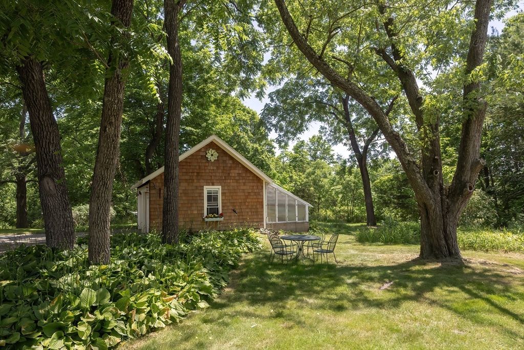Plainville, Massachusetts 02762, United States, 4 Bedrooms Bedrooms, ,2 BathroomsBathrooms,Residential,Active,163581