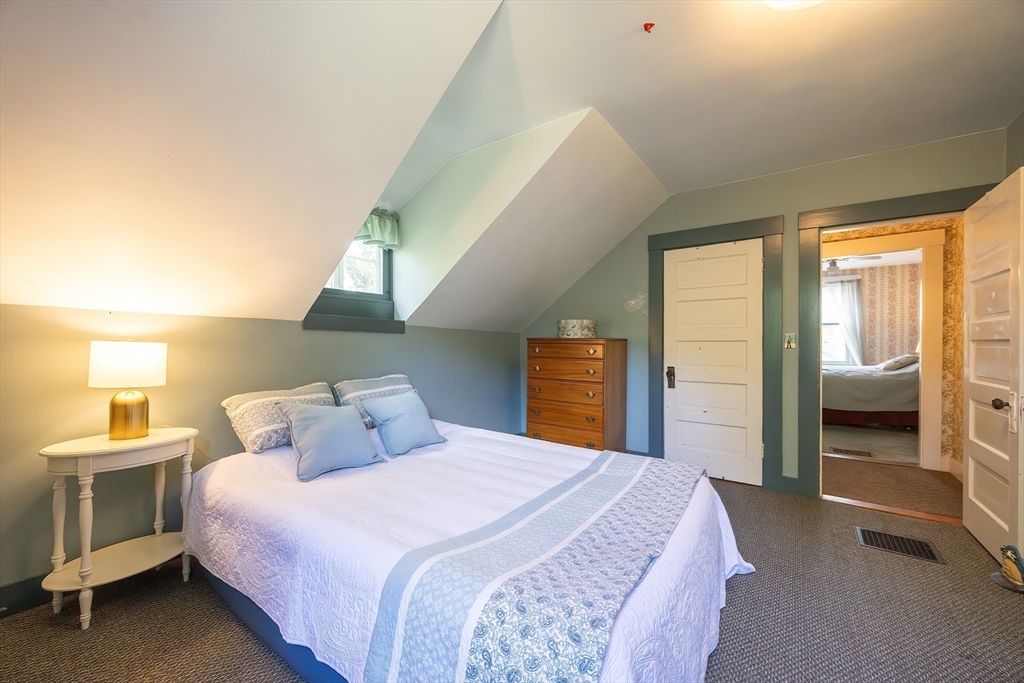 Plainville, Massachusetts 02762, United States, 4 Bedrooms Bedrooms, ,2 BathroomsBathrooms,Residential,Active,163581