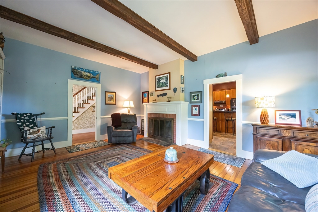 Plainville, Massachusetts 02762, United States, 4 Bedrooms Bedrooms, ,2 BathroomsBathrooms,Residential,Active,163581