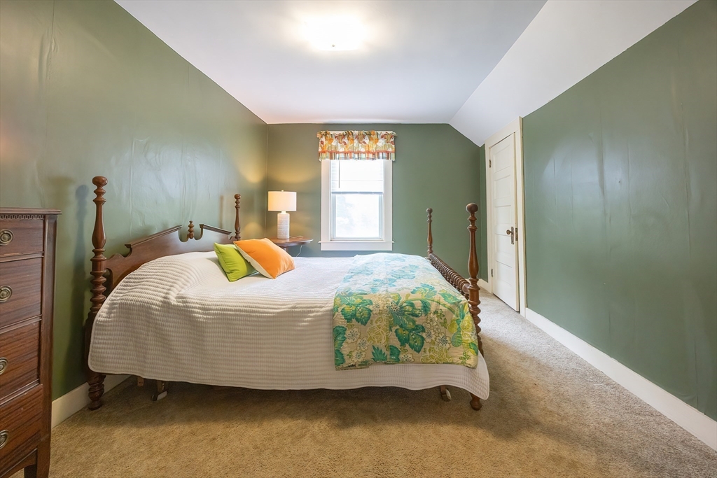 Plainville, Massachusetts 02762, United States, 4 Bedrooms Bedrooms, ,2 BathroomsBathrooms,Residential,Active,163581