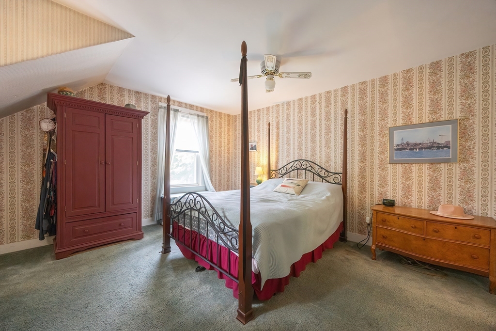 Plainville, Massachusetts 02762, United States, 4 Bedrooms Bedrooms, ,2 BathroomsBathrooms,Residential,Active,163581