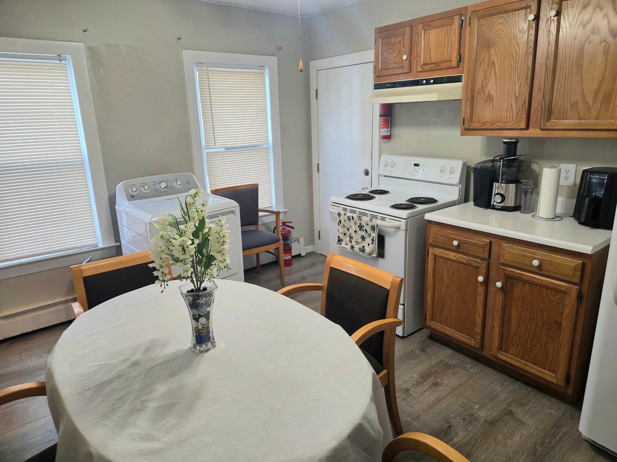12 Puritan Ave, Worcester, MA, 12 Puritan Ave, Worcester, MA Photo #2