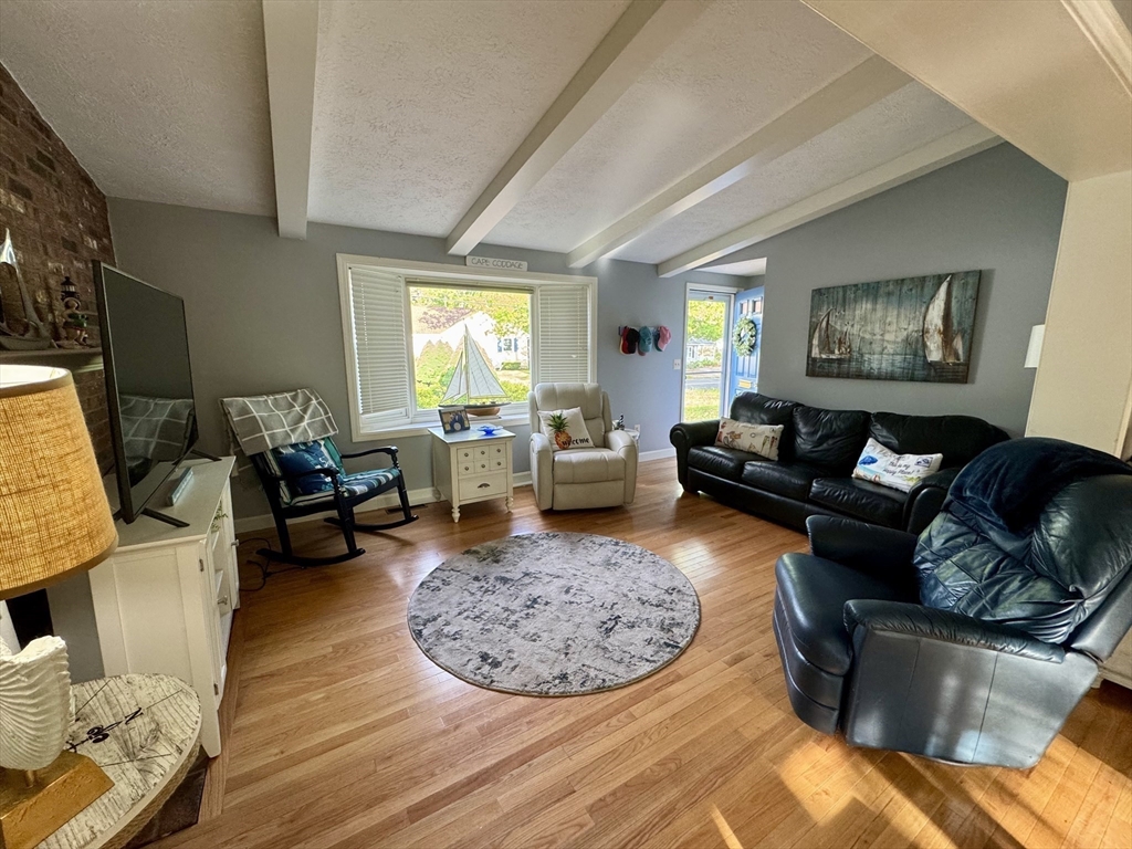 39 Pine Grove Rd