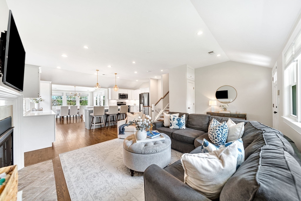 72 Oakcrest Rd