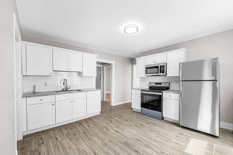 Photo of 12-14 Carver St, Springfield, MA 01108 (MLS # 73523147)