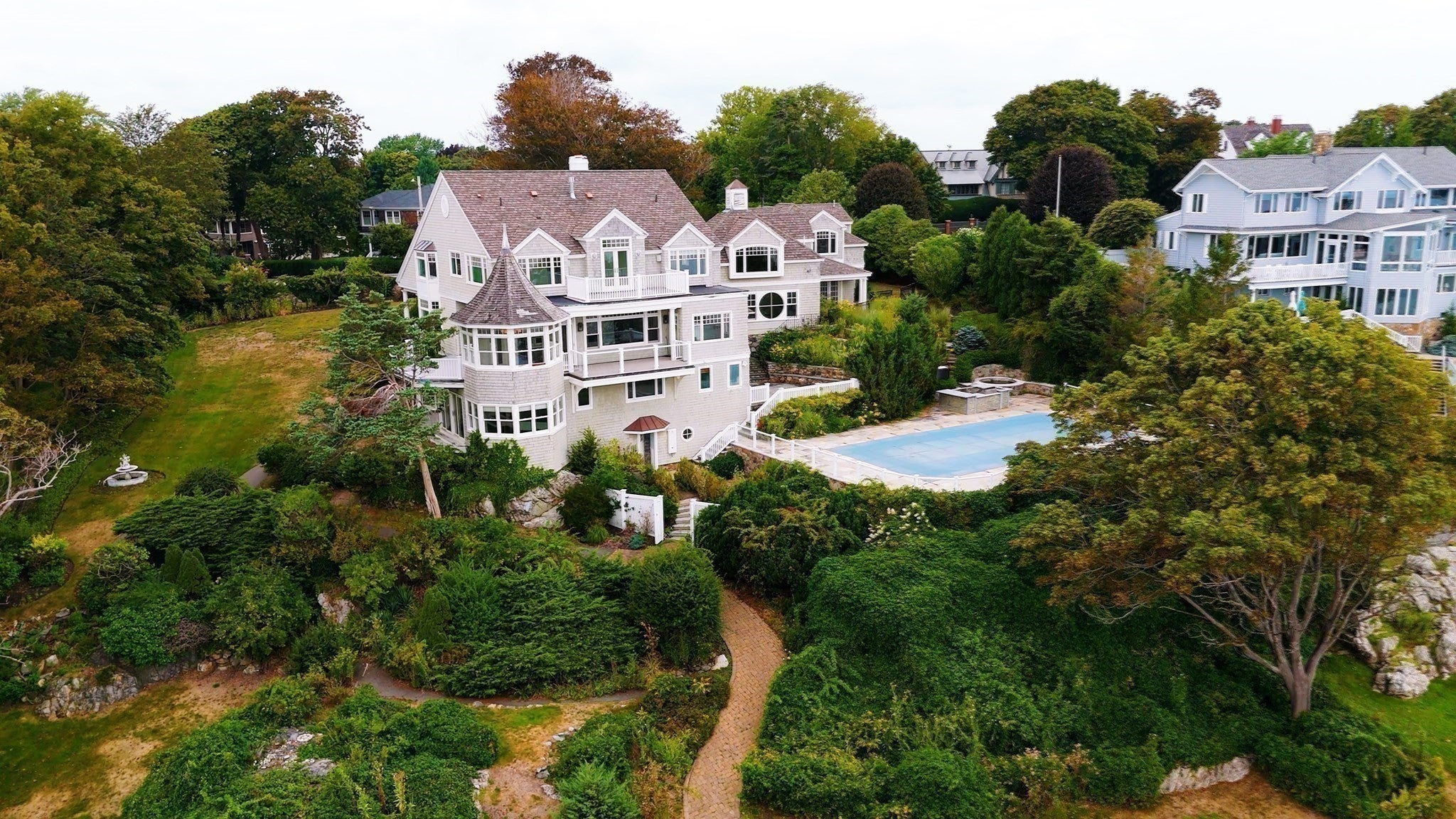 349 Ocean Ave, Marblehead MA 01945
