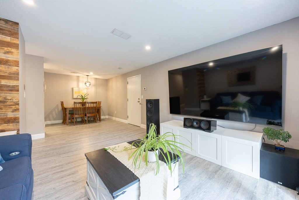 605 Franklin Crossing Rd 605