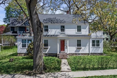19 Renwick Rd Melrose MA 02176