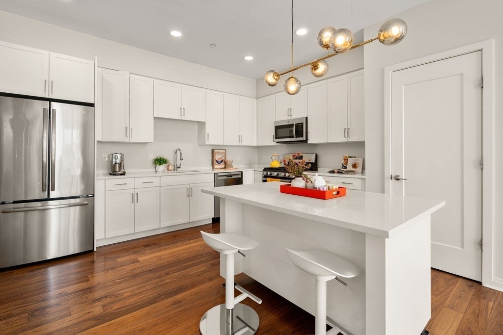 3531 Washington 421