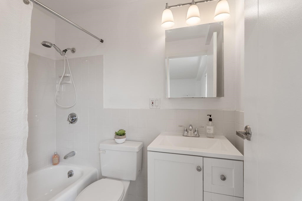 1600 Beacon St #902, Brookline, MA, 1600 Beacon St #902, Brookline, MA Photo #8