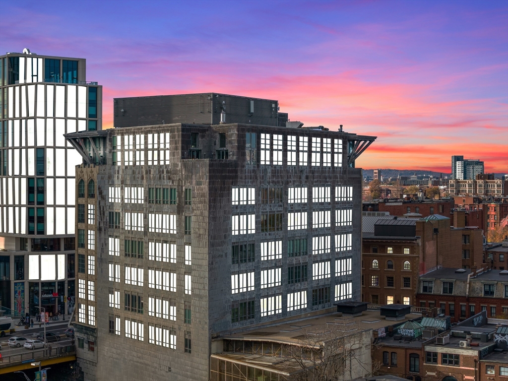 360 Newbury St 709/710
