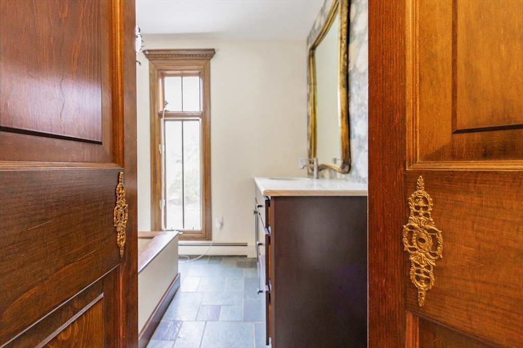 North Attleboro, Massachusetts 02760, United States, 2 Bedrooms Bedrooms, ,1 BathroomBathrooms,Residential,Active,236061