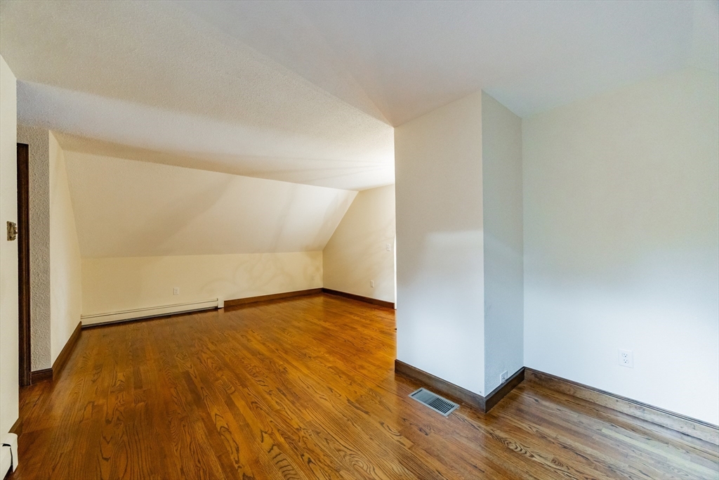 North Attleboro, Massachusetts 02760, United States, 2 Bedrooms Bedrooms, ,1 BathroomBathrooms,Residential,Active,236061