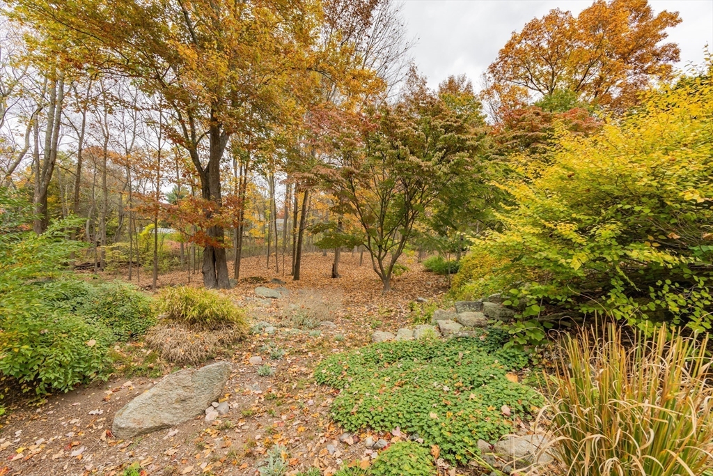 North Attleboro, Massachusetts 02760, United States, 2 Bedrooms Bedrooms, ,1 BathroomBathrooms,Residential,Active,236061