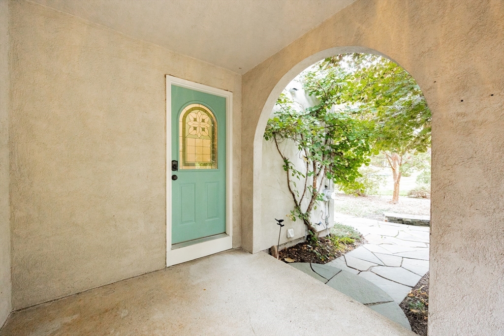 North Attleboro, Massachusetts 02760, United States, 2 Bedrooms Bedrooms, ,1 BathroomBathrooms,Residential,Active,236061