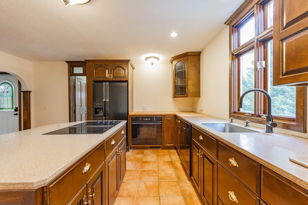 North Attleboro, Massachusetts 02760, United States, 2 Bedrooms Bedrooms, ,1 BathroomBathrooms,Residential,Active,236061