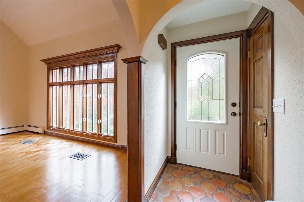 North Attleboro, Massachusetts 02760, United States, 2 Bedrooms Bedrooms, ,1 BathroomBathrooms,Residential,Active,236061