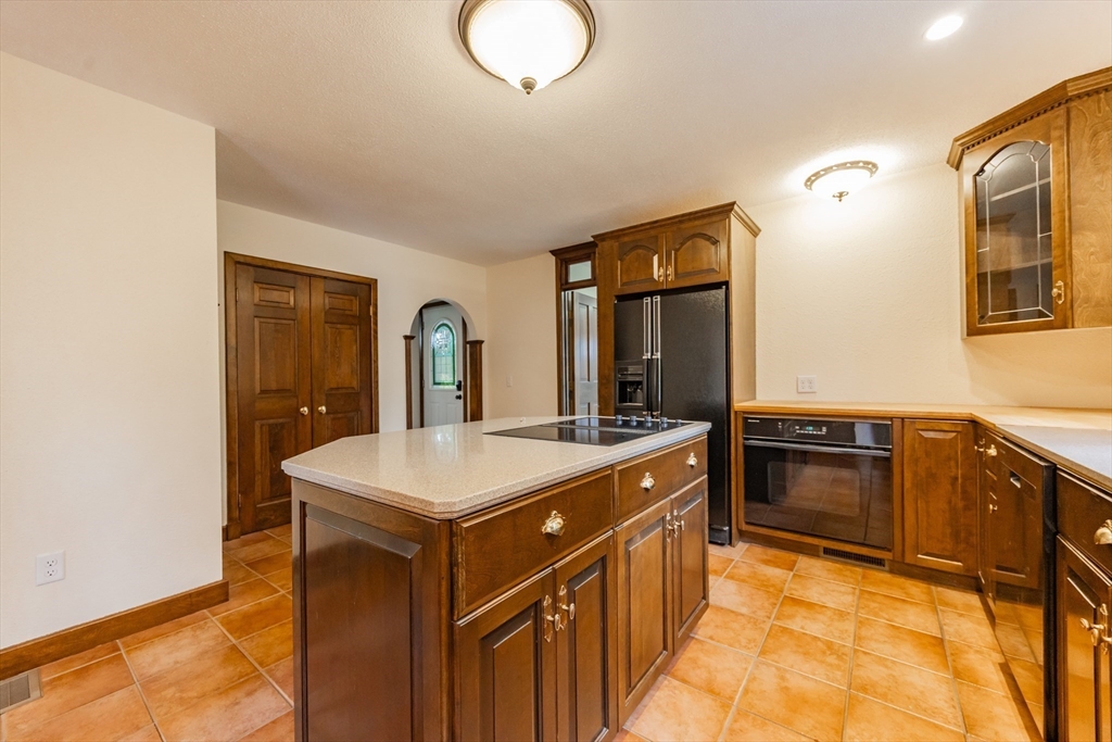 North Attleboro, Massachusetts 02760, United States, 2 Bedrooms Bedrooms, ,1 BathroomBathrooms,Residential,Active,236061