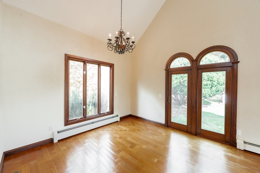 North Attleboro, Massachusetts 02760, United States, 2 Bedrooms Bedrooms, ,1 BathroomBathrooms,Residential,Active,236061