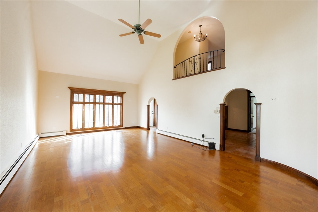 North Attleboro, Massachusetts 02760, United States, 2 Bedrooms Bedrooms, ,1 BathroomBathrooms,Residential,Active,236061