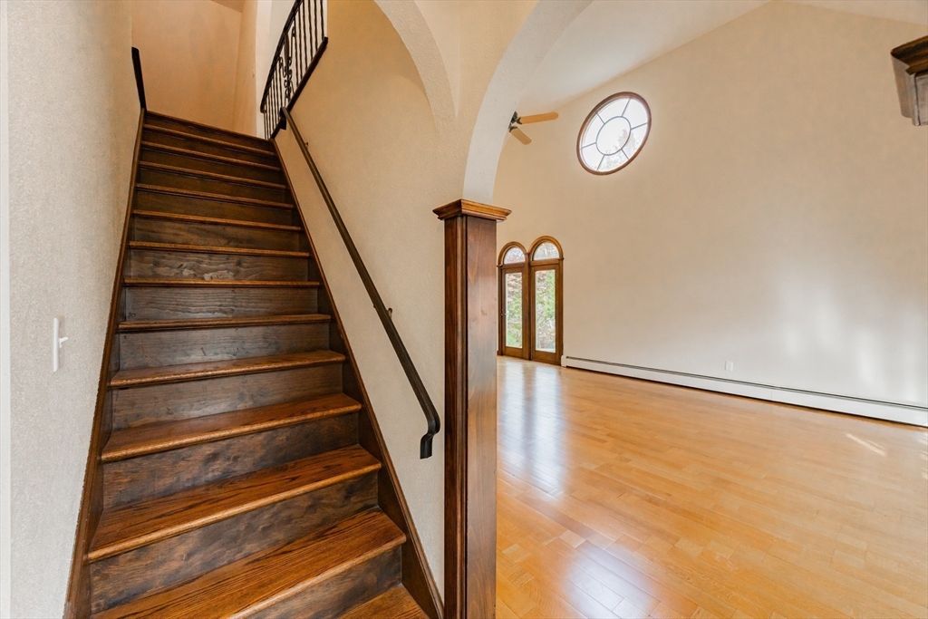 North Attleboro, Massachusetts 02760, United States, 2 Bedrooms Bedrooms, ,1 BathroomBathrooms,Residential,Active,236061