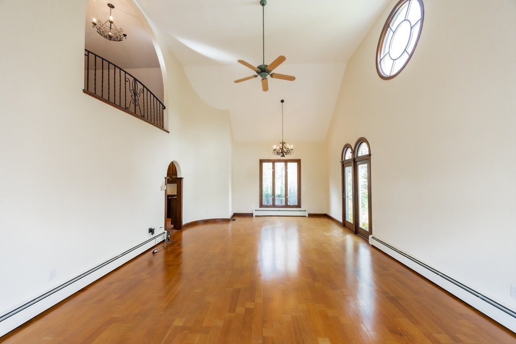 North Attleboro, Massachusetts 02760, United States, 2 Bedrooms Bedrooms, ,1 BathroomBathrooms,Residential,Active,236061