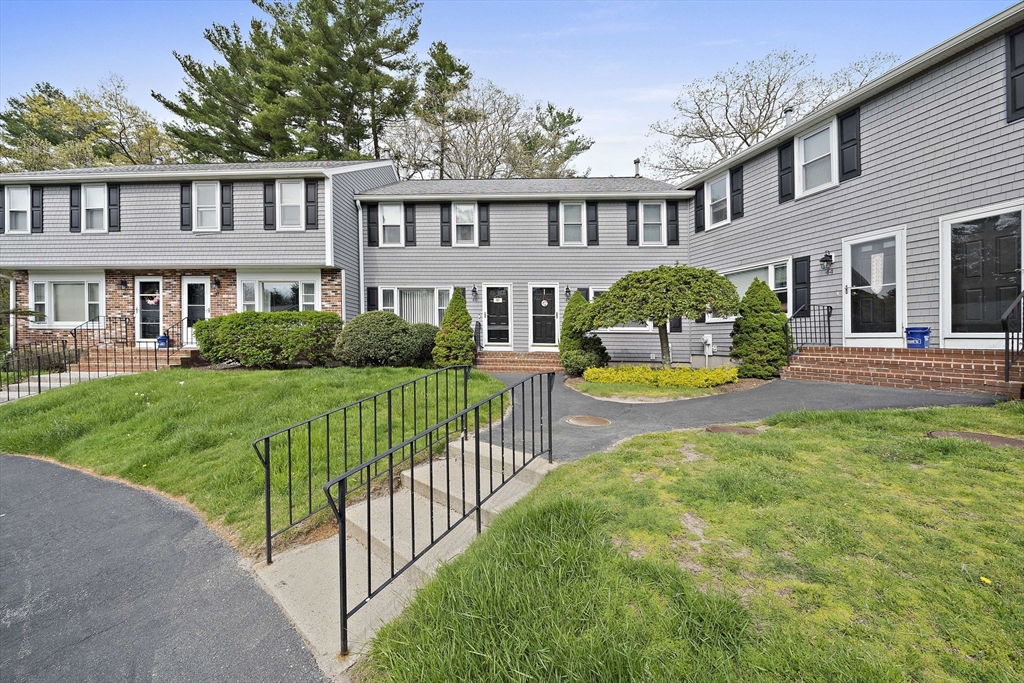 46 Sharron Dr 46